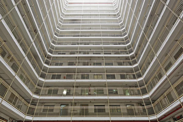 Bloco de apartamentos públicos em Hong Kong — Fotografia de Stock