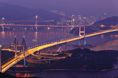 gece hong Kong'daki Tsing ma bridge