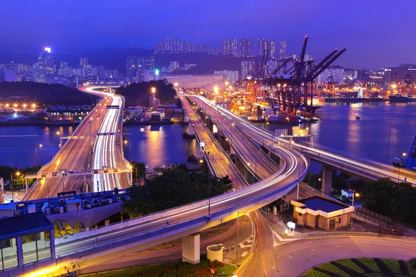 हाँगकाँगमधील मालवाहू टर्मिनल आणि महामार्ग — स्टॉक फोटो, इमेज