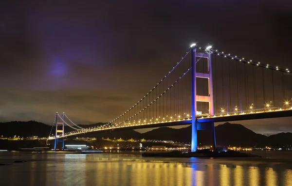 Ночной вид моста Цинг Ма — стоковое фото