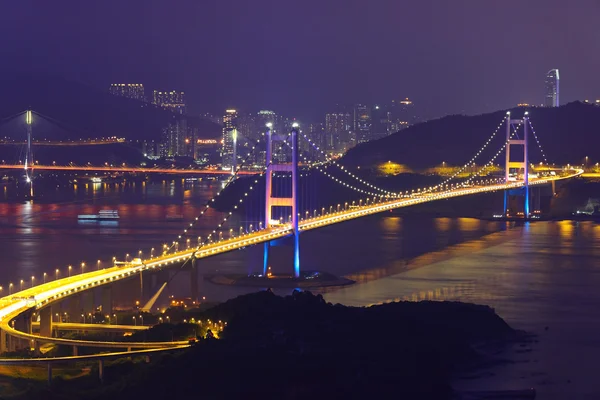 夜に香港の青馬大橋 — ストック写真