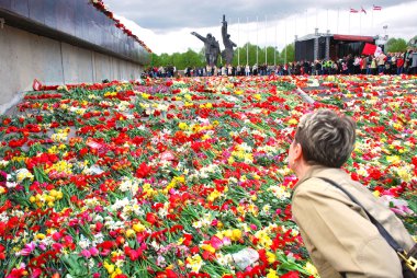 Letonya, Riga. 9 Mayıs. Faşizm üzerinde zafer günü kutluyor.