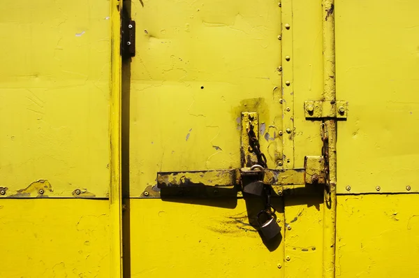 Cerradura de puerta metálica — Foto de Stock