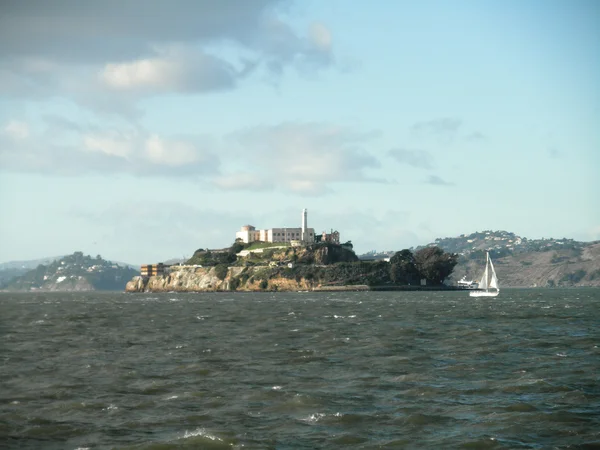Isola di Alcatraz nella baia di San Francisco — Foto Stock