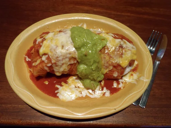 Natte Burrito op plaat — Stockfoto
