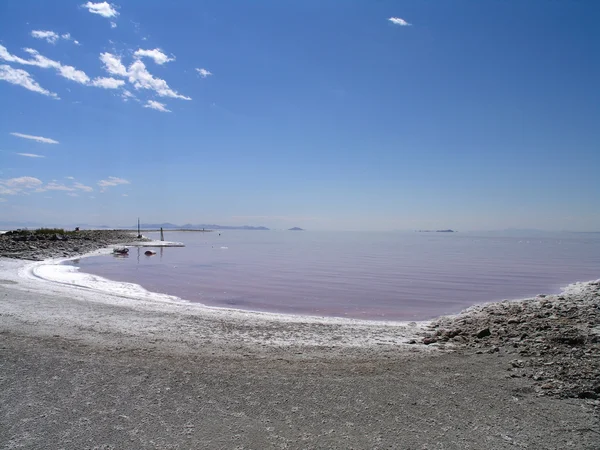 Industriële restjes op de oever van great salt lake, utah, eenheid — Stockfoto