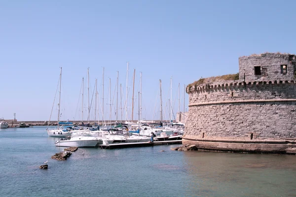 Gallipoli, Apulie - Anjou hrad a čluny — Stock fotografie