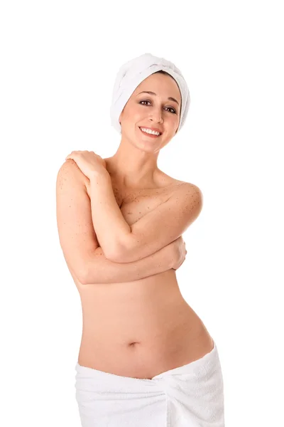 Женщина в полотенцах в спа или ванной — стоковое фото