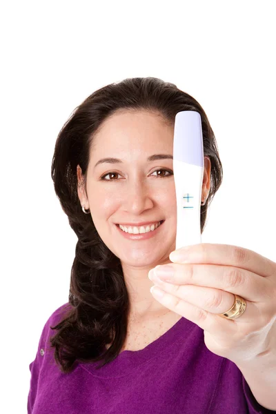 Ευτυχισμένη γυναίκα - θετικό τεστ εγκυμοσύνης — Φωτογραφία Αρχείου