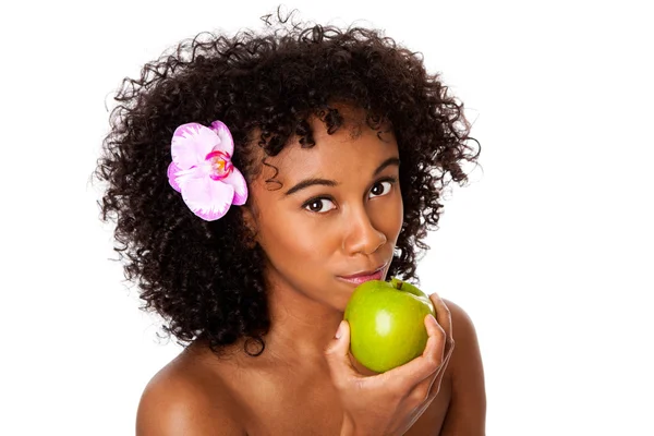 Donna sana mangiare mela — Foto Stock
