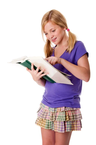 Menina da escola feliz leitura e aprendizagem — Fotografia de Stock