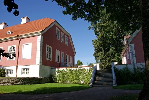 Das Haus und die Treppe — Stockfoto