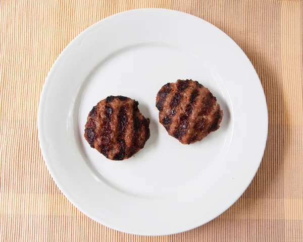 Kulki mięsne z grilla — Zdjęcie stockowe
