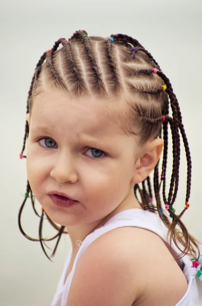 Petite fille avec dreadlocks — Photo