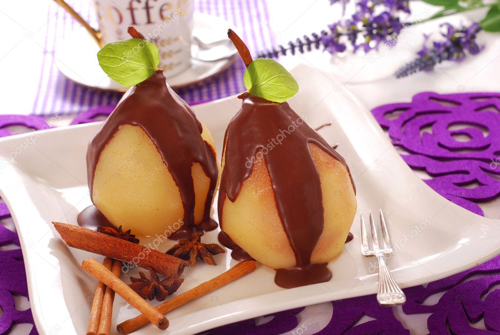 Poached pears with chocolate