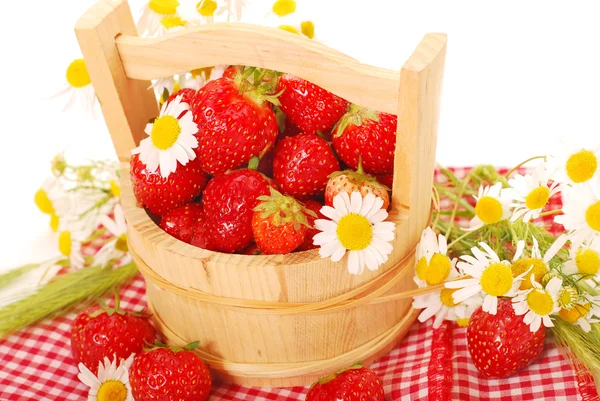 Fresh strawberries in wooden basket — Stock Photo, Image