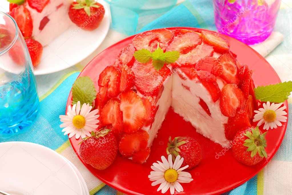 Strawberry cake in ball shape