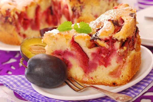 A piece of plum cake — Stock Photo, Image