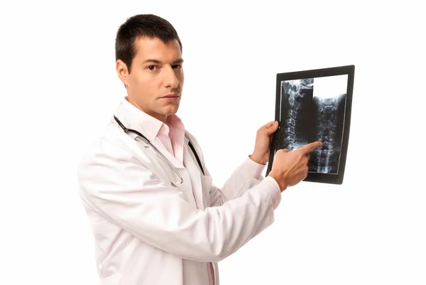 Doutor mostrar raio-x com estetoscópio isolado em fundo branco — Fotografia de Stock