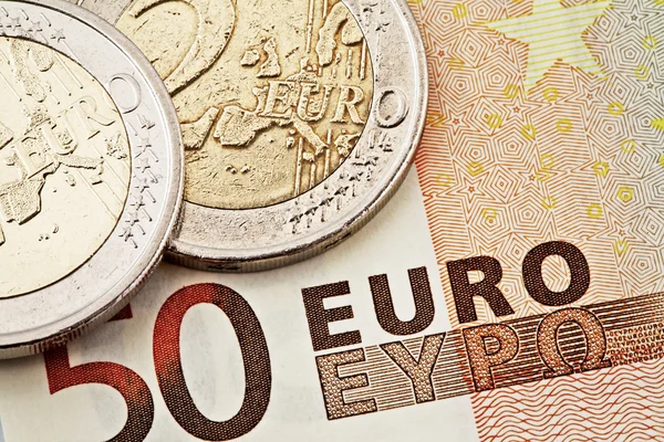 欧元硬币和条例草案 — 图库照片