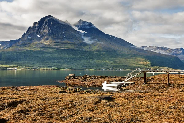Hermoso paisaje en el norte de Noruega — Foto de Stock