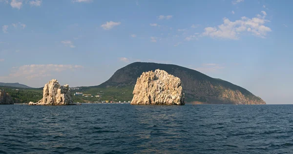 View to rocks 'Adalari' and 'Ayu-Dag' — Stok fotoğraf