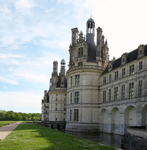 Castelo Chambord no rio Loire. França . — Fotografia de Stock