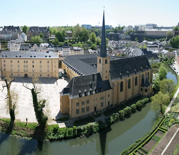 Neumünster abbey. panoramavy. Visa från corniche. — Stockfoto