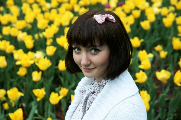 A lány a tavaszi színekben — Stock Fotó