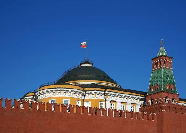 La fortaleza de Moscú, torre-es fotografiada en Rusia — Foto de Stock