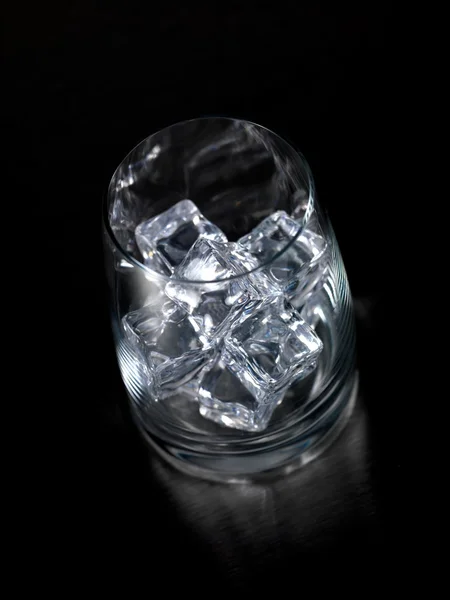 Bicchiere di ghiaccio — Foto Stock