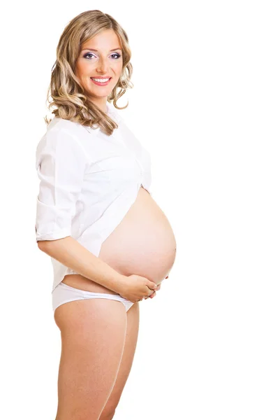 Kobieta w ciąży izolowana na białym — Zdjęcie stockowe