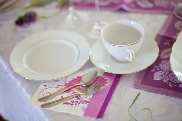 Romántica mesa platos decoración — Foto de Stock