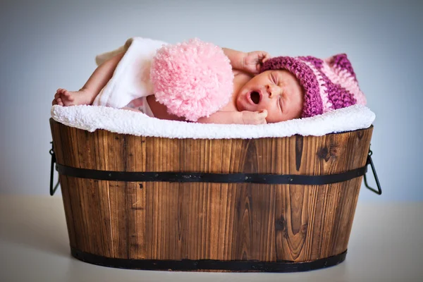 Ritratto di una neonata caucasica — Foto Stock
