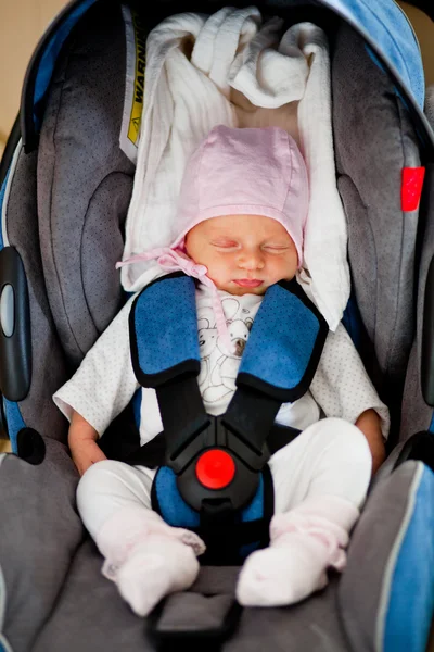 Newborn in car seat — Stock Photo, Image