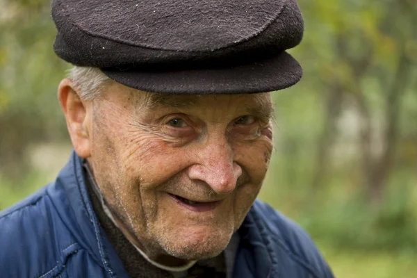 Gamle mannen leende — Stockfoto