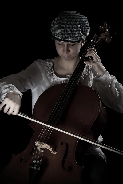 Ragazza suonare il violoncello — Foto Stock
