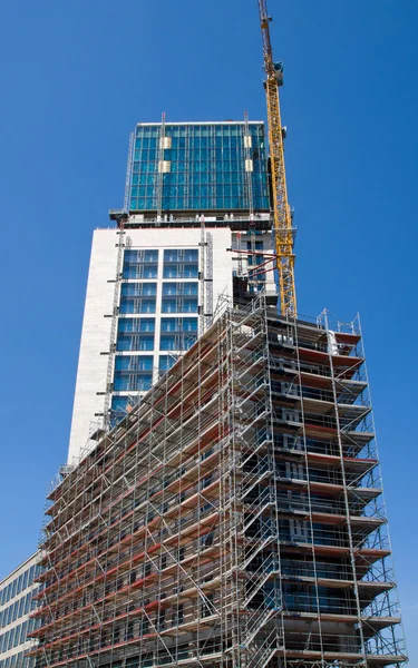 Bygging av skyskraper – stockfoto