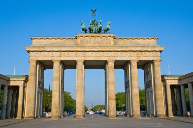 Brandenburger Tor in the early morning sun clipart