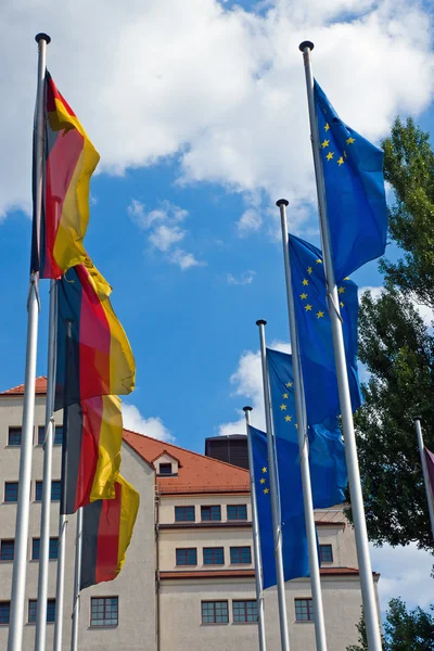 Γερμανική και Ευρωπαϊκή σημαίες — Φωτογραφία Αρχείου