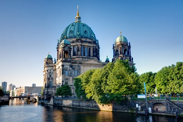 Die rückseite des doms in berlin — Stockfoto