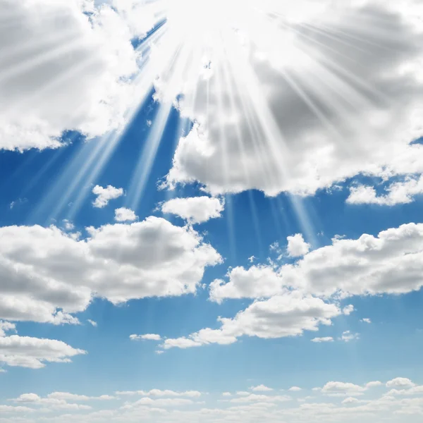 Sol på blå himmel — Stockfoto