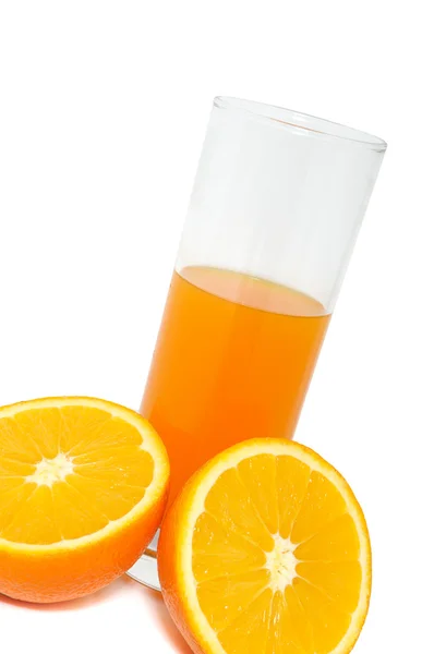Glas med juice och apelsin — Stockfoto