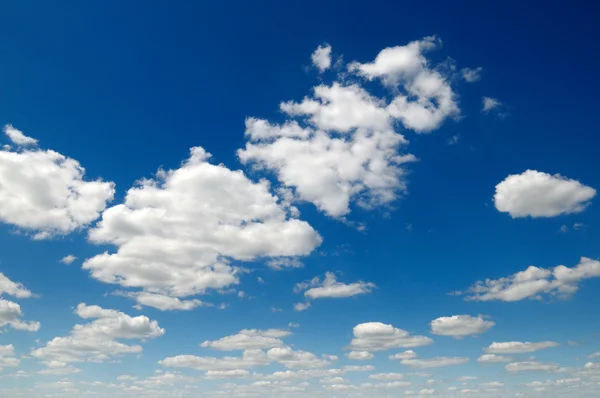 Chmury w kolorze niebieskim — Zdjęcie stockowe