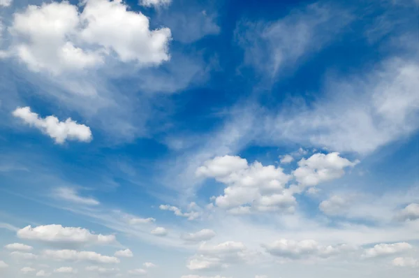 Cielo cubierto por nubes — Foto de Stock