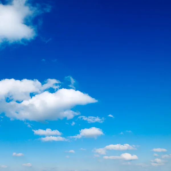 Himmel bedeckt von Wolken — Stockfoto