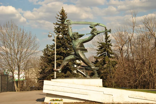 La escultura de la época soviética — Foto de Stock