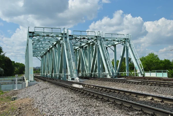 Il ponte ferroviario . — Foto Stock