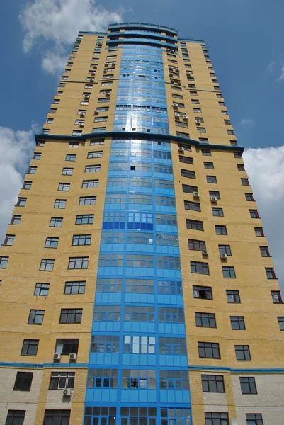 Nowoczesne apartamenty wieżowiec — Zdjęcie stockowe