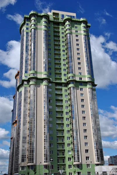 Nowoczesne apartamenty wieżowiec — Zdjęcie stockowe